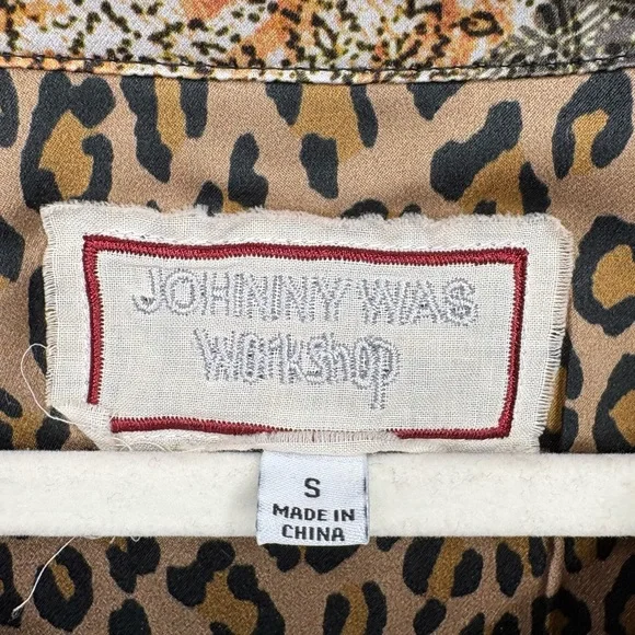 Johnny Was Cheetah Mabel Silk Printed Blouse with Velvet Back size small - Picture 4 of 14